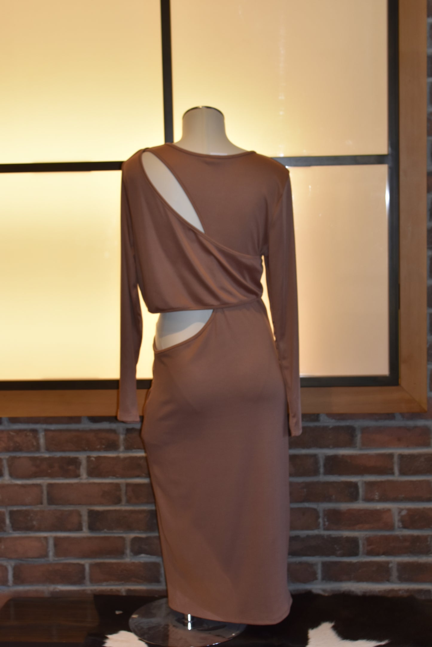 Long Sleeve Fitted Cutout Brown Dress